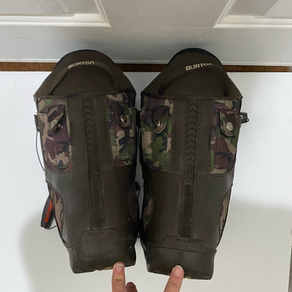 Burton Snowboard Boots, 10 - Picture 8 of 11